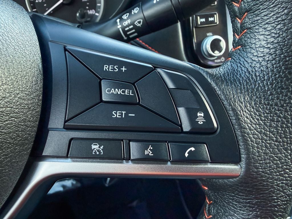 2025 Nissan Versa 1.6 SR