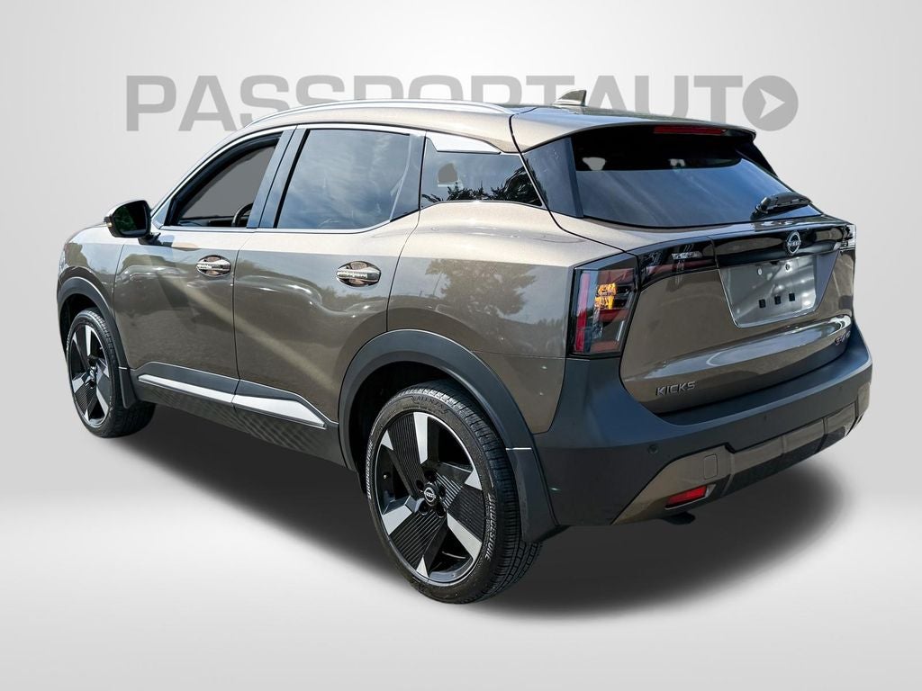 2025 Nissan Kicks SR