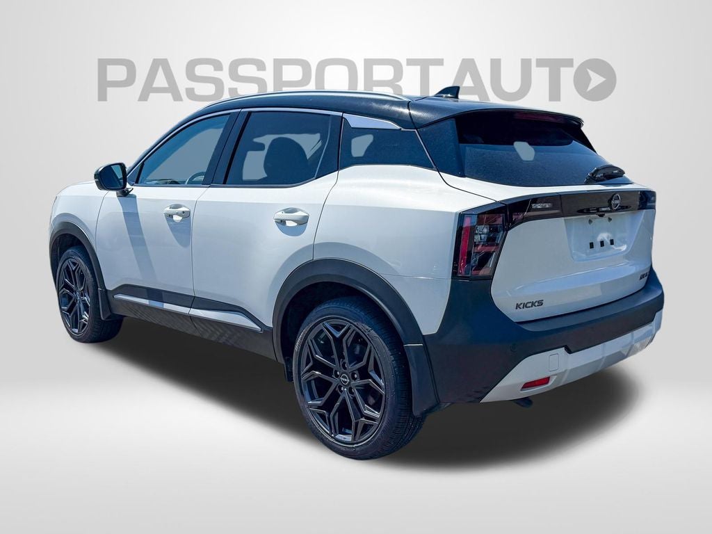 2025 Nissan Kicks SR