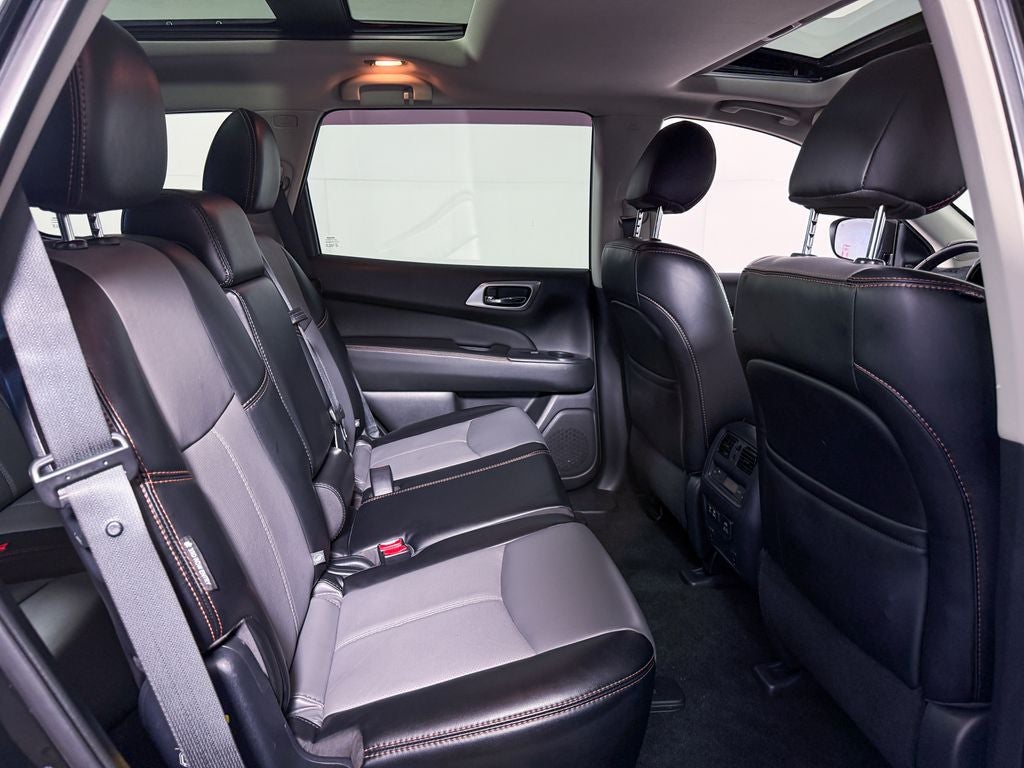 2020 Nissan Pathfinder SL