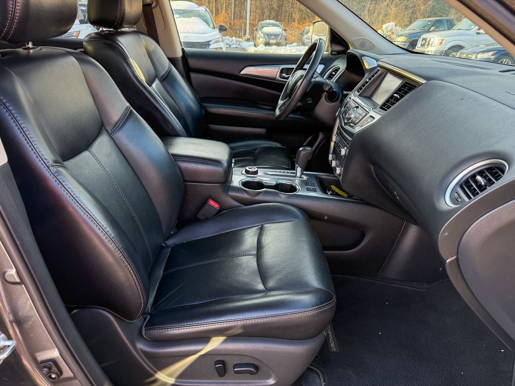 2018 Nissan Pathfinder SL