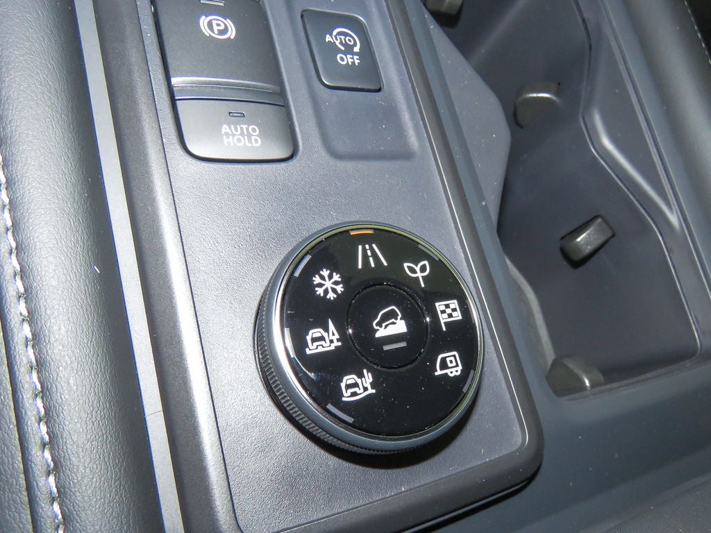 2024 Nissan Pathfinder S