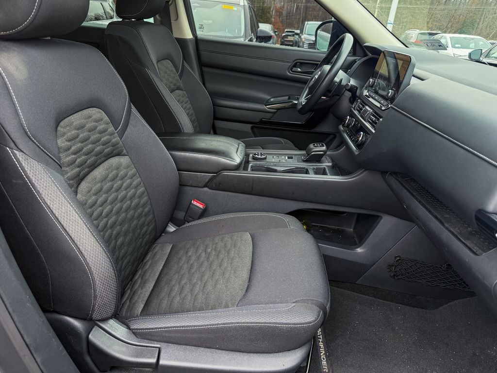 2024 Nissan Pathfinder S