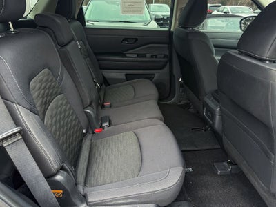 2024 Nissan Pathfinder S