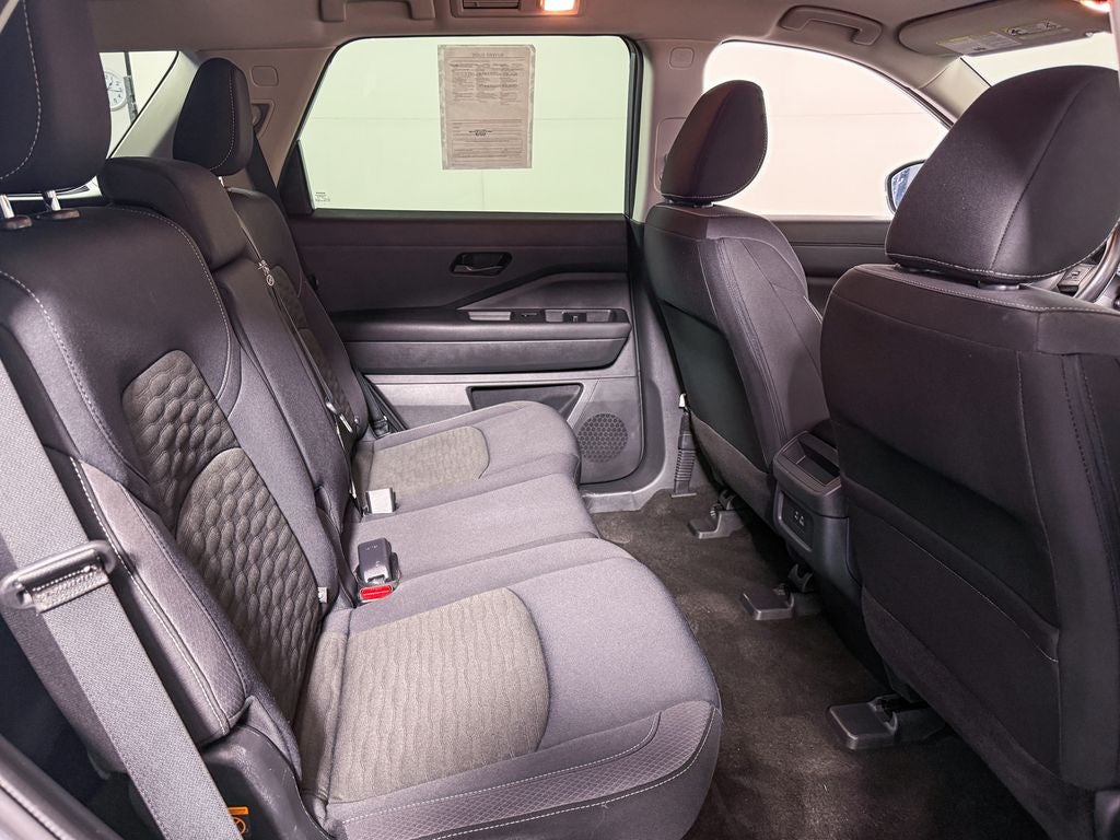 2024 Nissan Pathfinder S