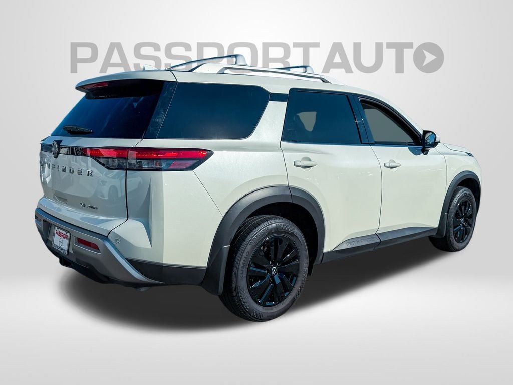 2024 Nissan Pathfinder SL