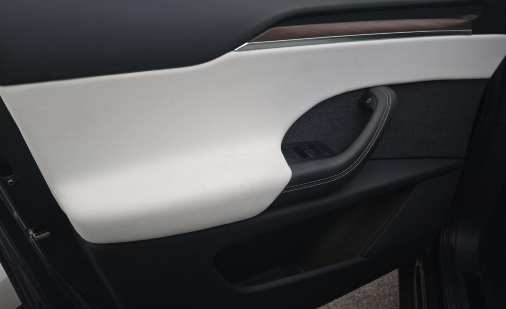 2023 Tesla Model X Standard Range