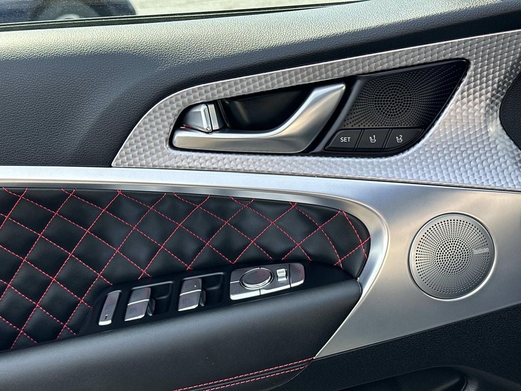 2023 Genesis G70 3.3T Sport Prestige Package (04)