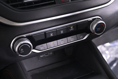 2022 Nissan Altima 2.5 SR Nissan Certified