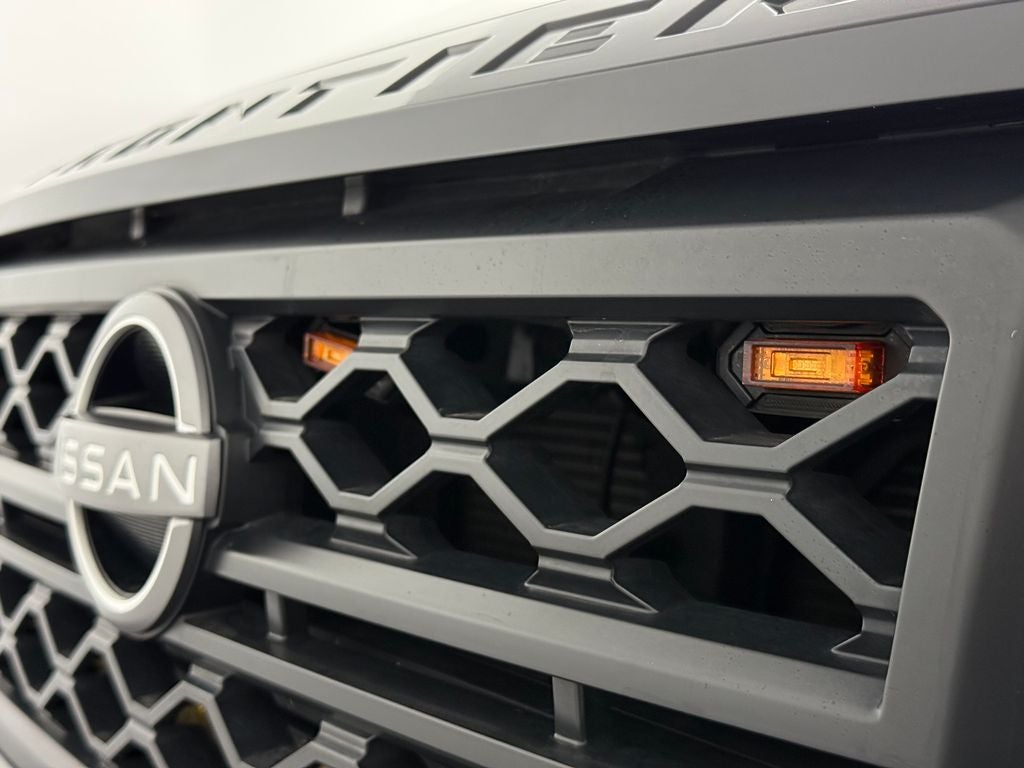 2023 Nissan Frontier SV Midnight Edition