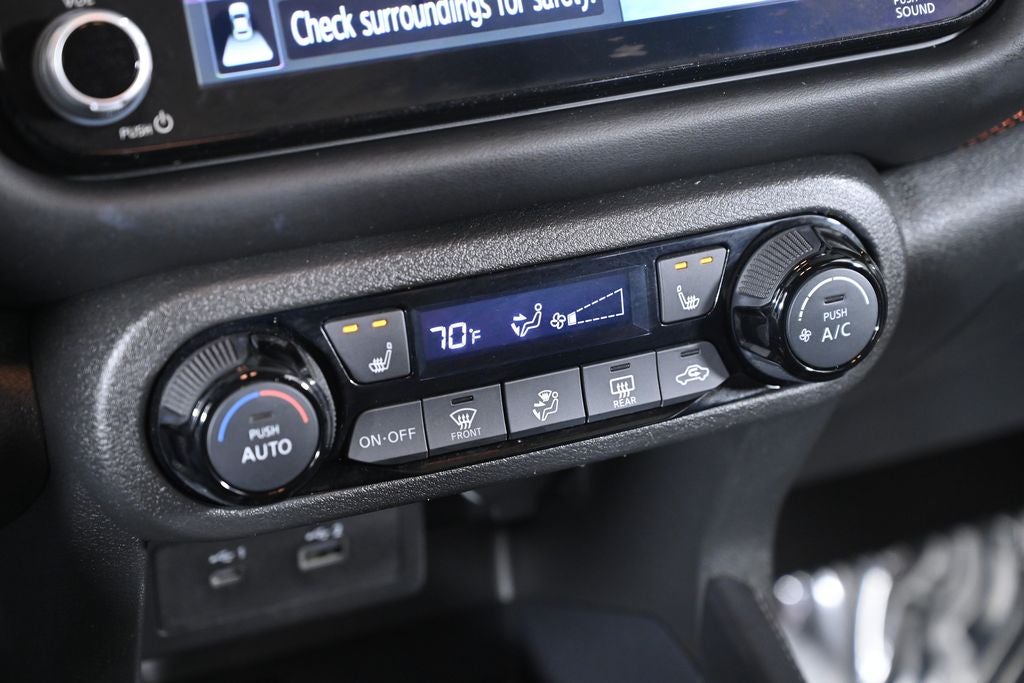 2021 Nissan Kicks SR