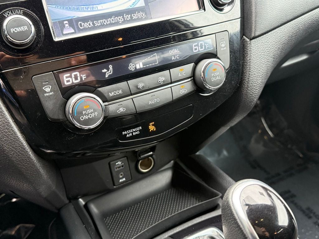 2017 Nissan Rogue SV