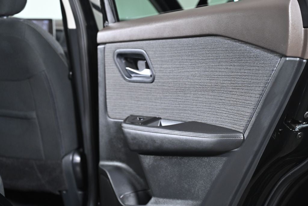 2023 Nissan Rogue SV Nissan Certified