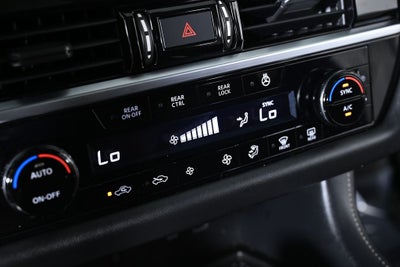 2022 Nissan Pathfinder SL Certified Select