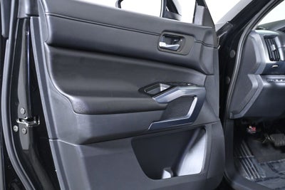 2022 Nissan Pathfinder SL Certified Select