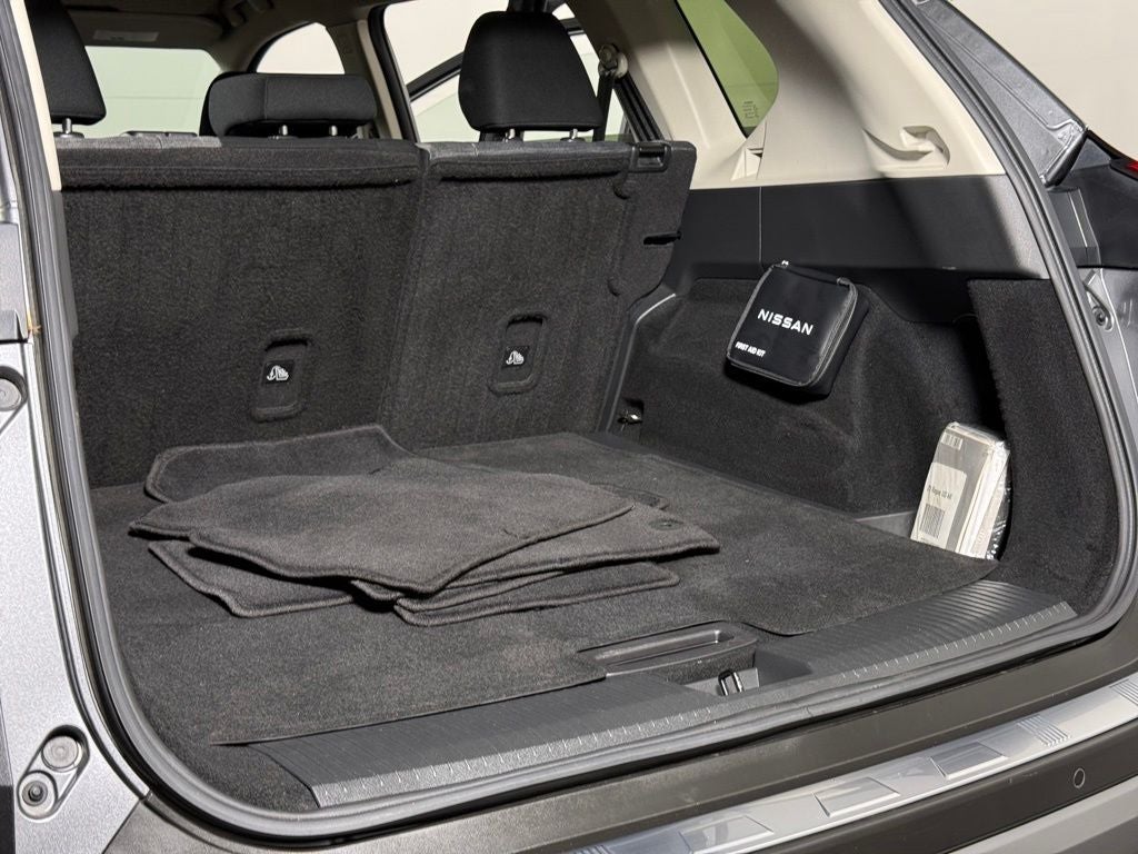 2023 Nissan Rogue SV Nissan Certified