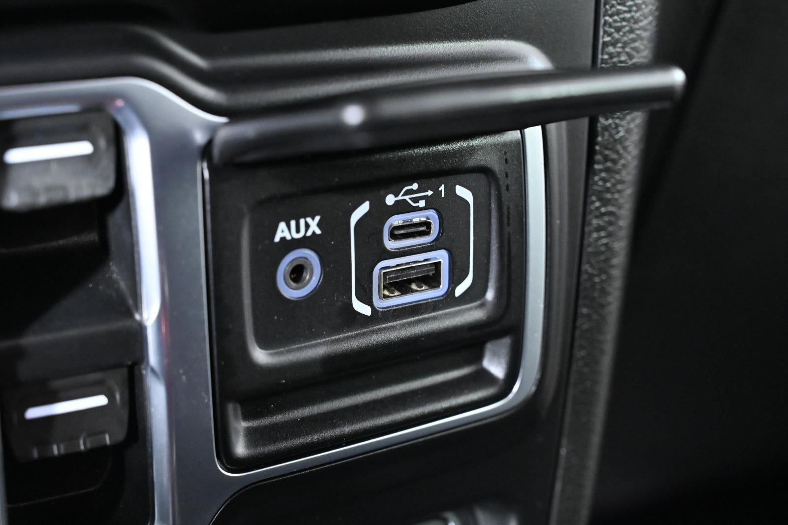 2020 Jeep Wrangler Unlimited Sahara Altitude