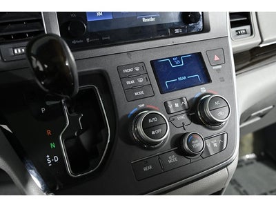 2017 Toyota Sienna XLE 8-Passenger