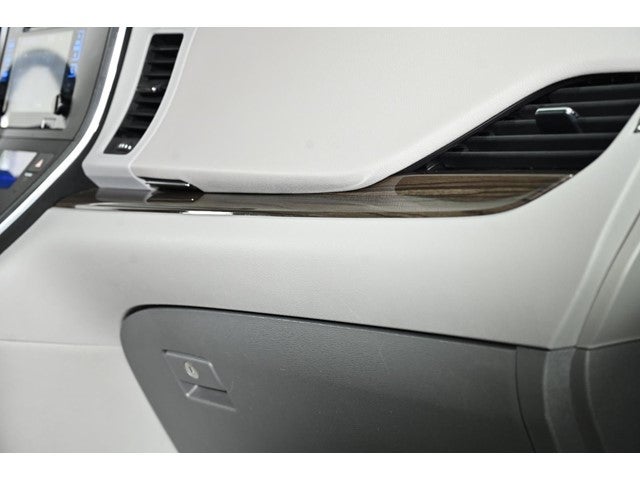 2017 Toyota Sienna XLE 8-Passenger