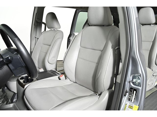 2017 Toyota Sienna XLE 8-Passenger