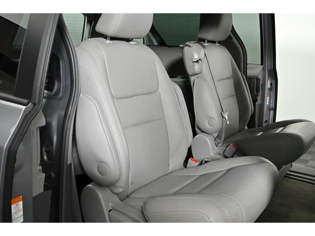 2017 Toyota Sienna XLE 8-Passenger