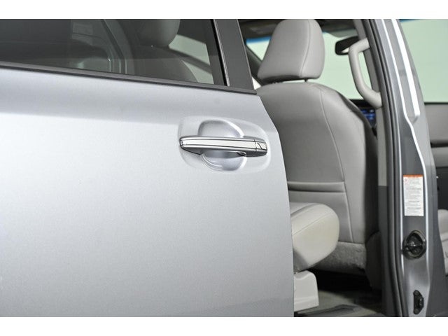 2017 Toyota Sienna XLE 8-Passenger