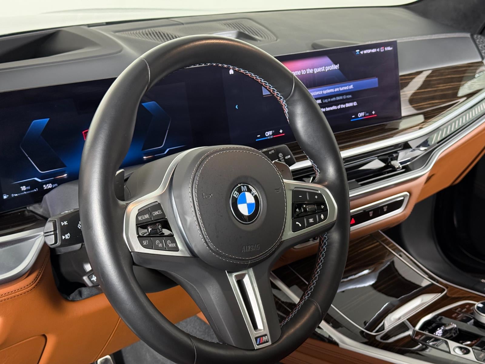 2023 BMW X7 M60i