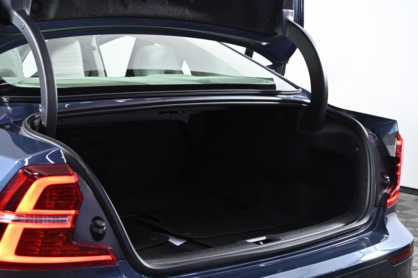 2021 Volvo S60 Momentum