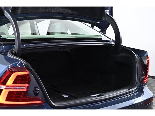 2021 Volvo S60 Momentum