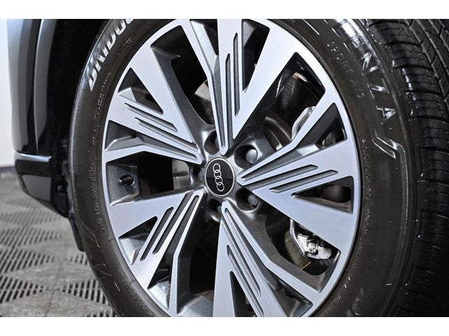 2025 Audi Q4 e-tron Premium Plus