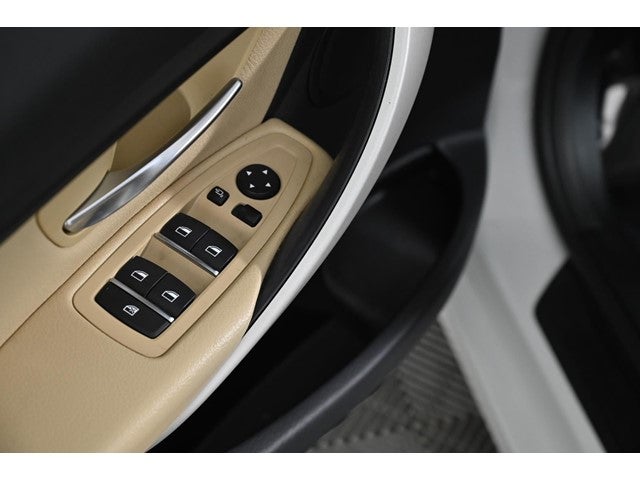 2018 BMW 3 Series 320i xDrive