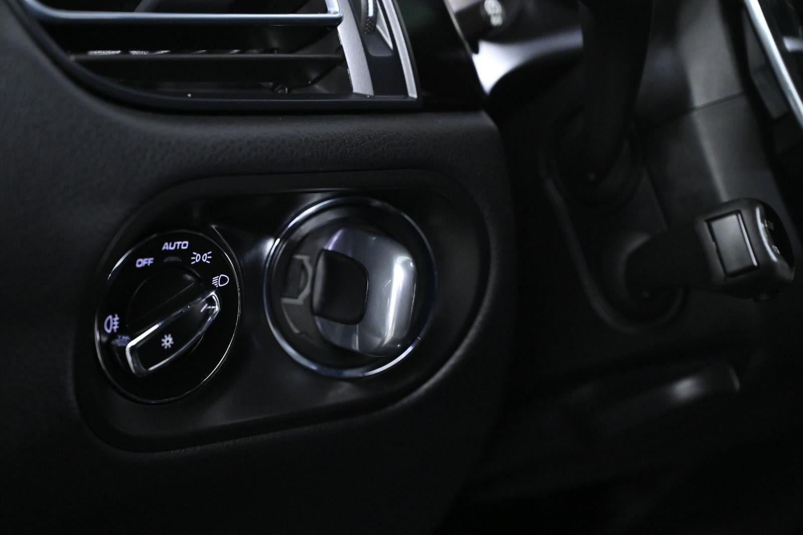 2022 Porsche Macan AWD