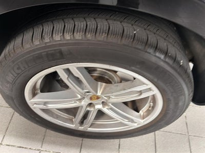 2022 Porsche Macan AWD