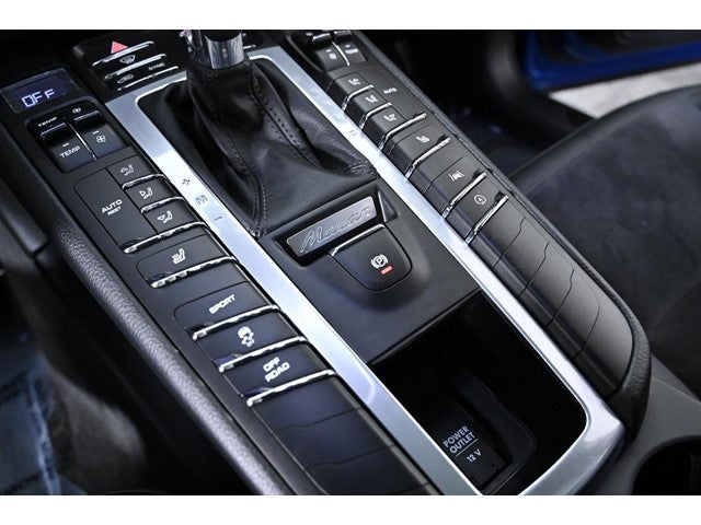 2021 Porsche Macan AWD