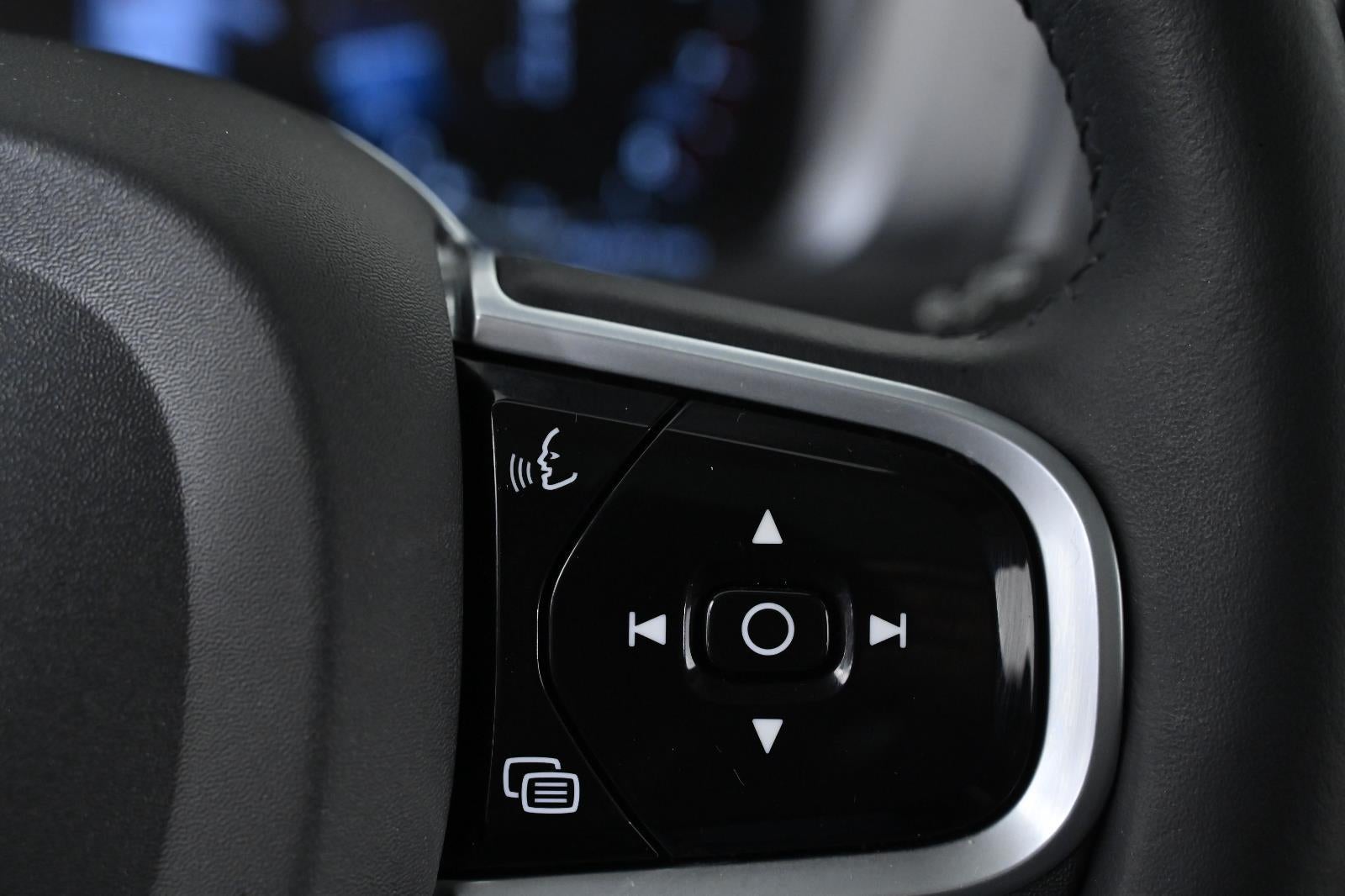 2022 Volvo XC90 Momentum