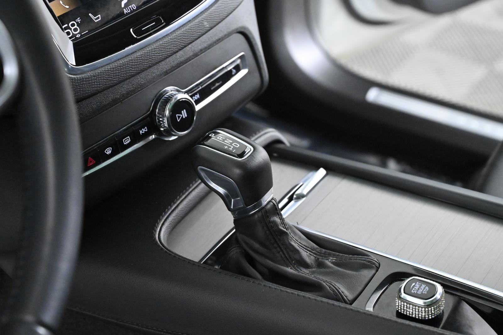 2022 Volvo XC90 Momentum