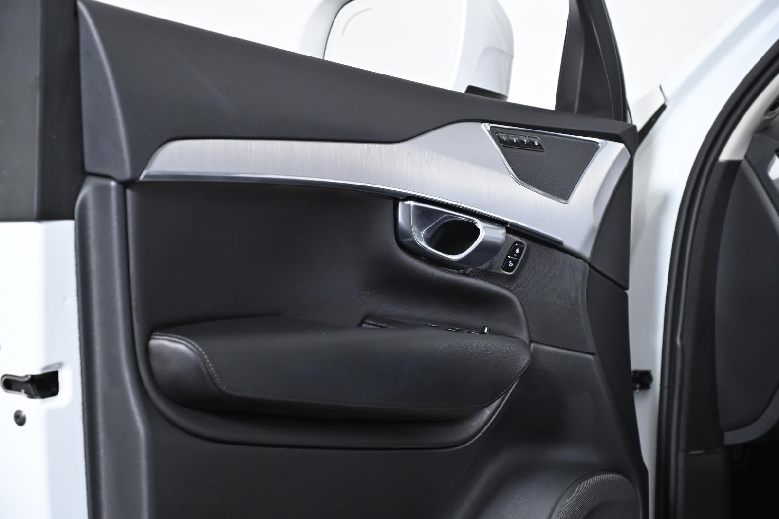 2022 Volvo XC90 Momentum