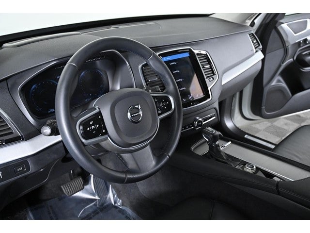 2022 Volvo XC90 Momentum