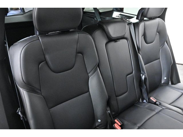 2022 Volvo XC90 Momentum