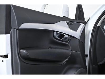 2022 Volvo XC90 Momentum