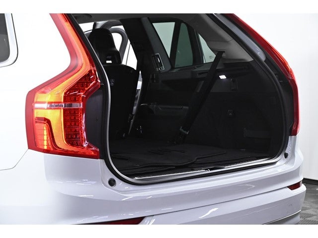 2022 Volvo XC90 Momentum