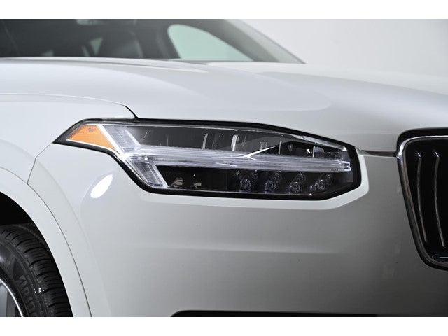 2022 Volvo XC90 Momentum