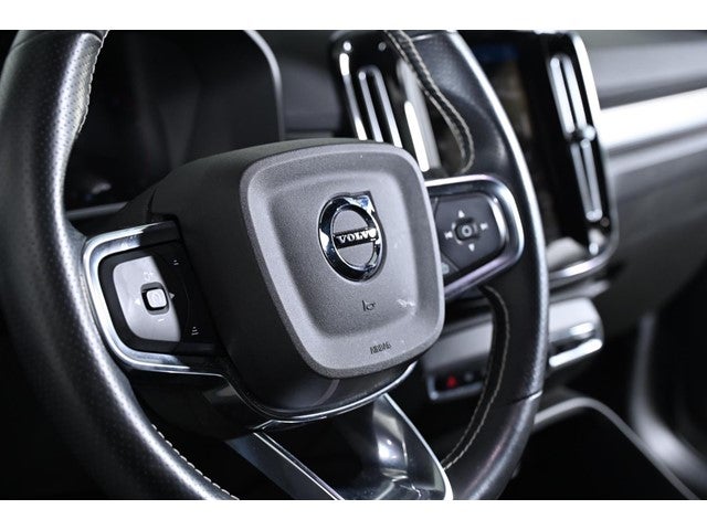 2021 Volvo XC40 R-Design