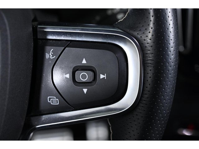 2021 Volvo XC40 R-Design