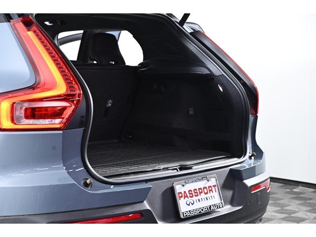 2021 Volvo XC40 R-Design