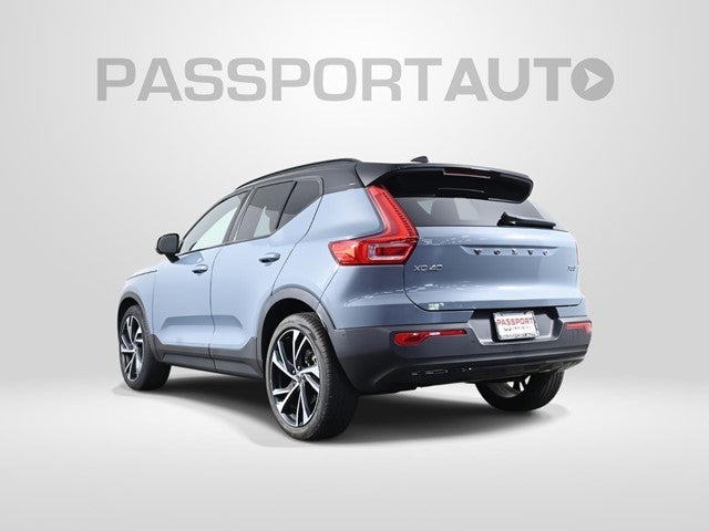 2021 Volvo XC40 R-Design