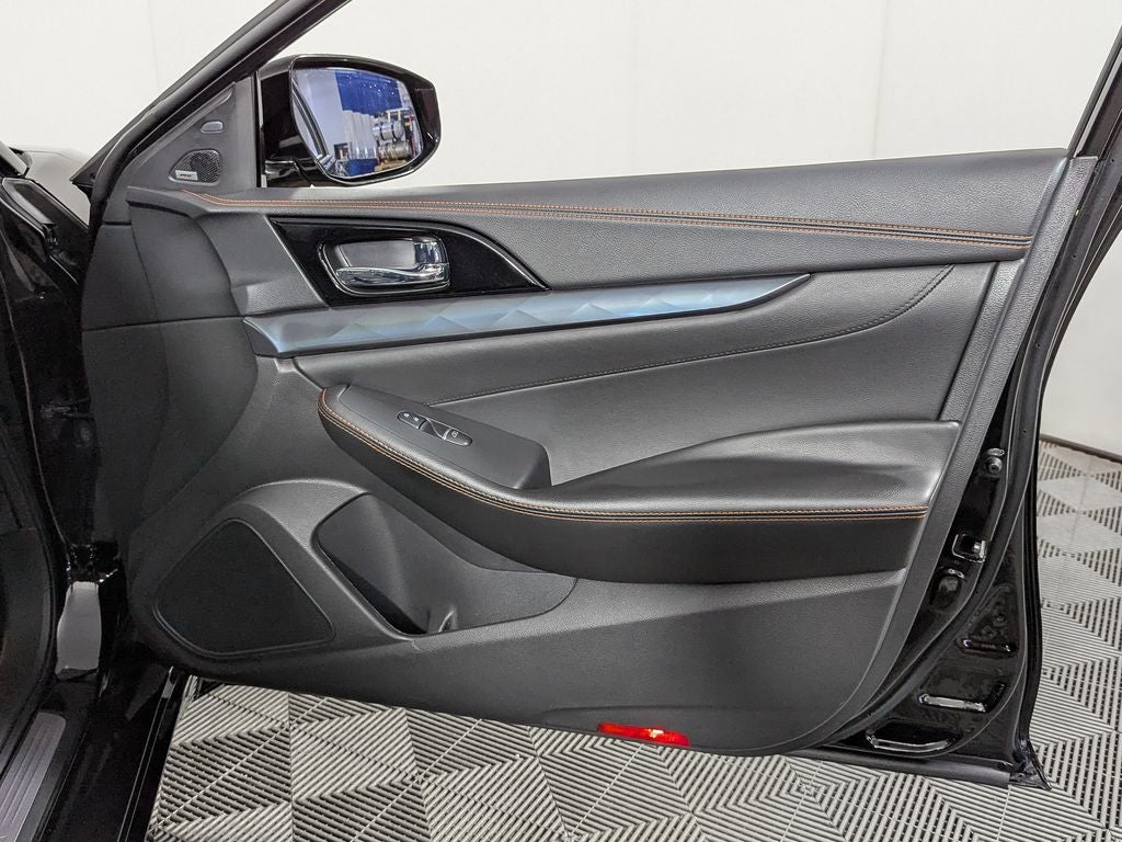 2023 Nissan Maxima SR