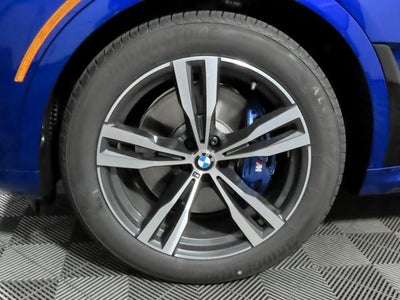 2025 BMW X7 M60i