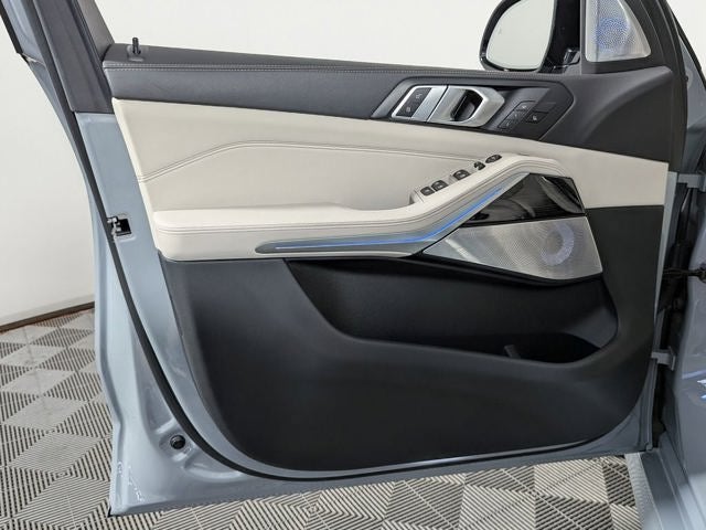 2024 BMW X5 M60i
