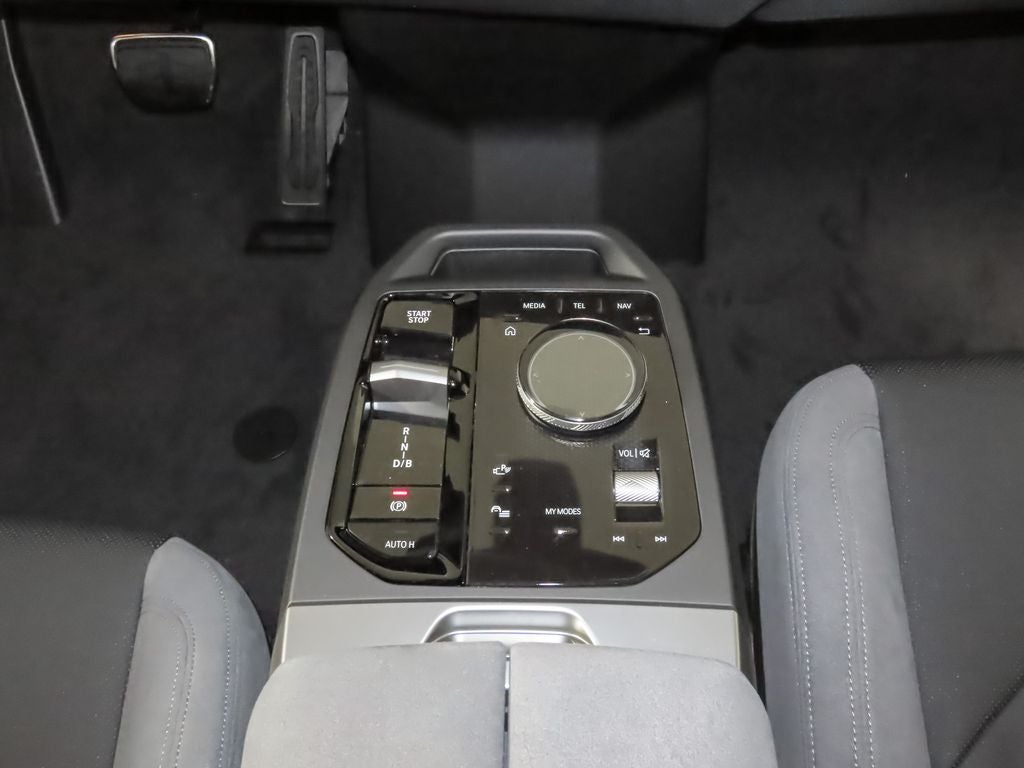 2026 BMW iX xDrive45